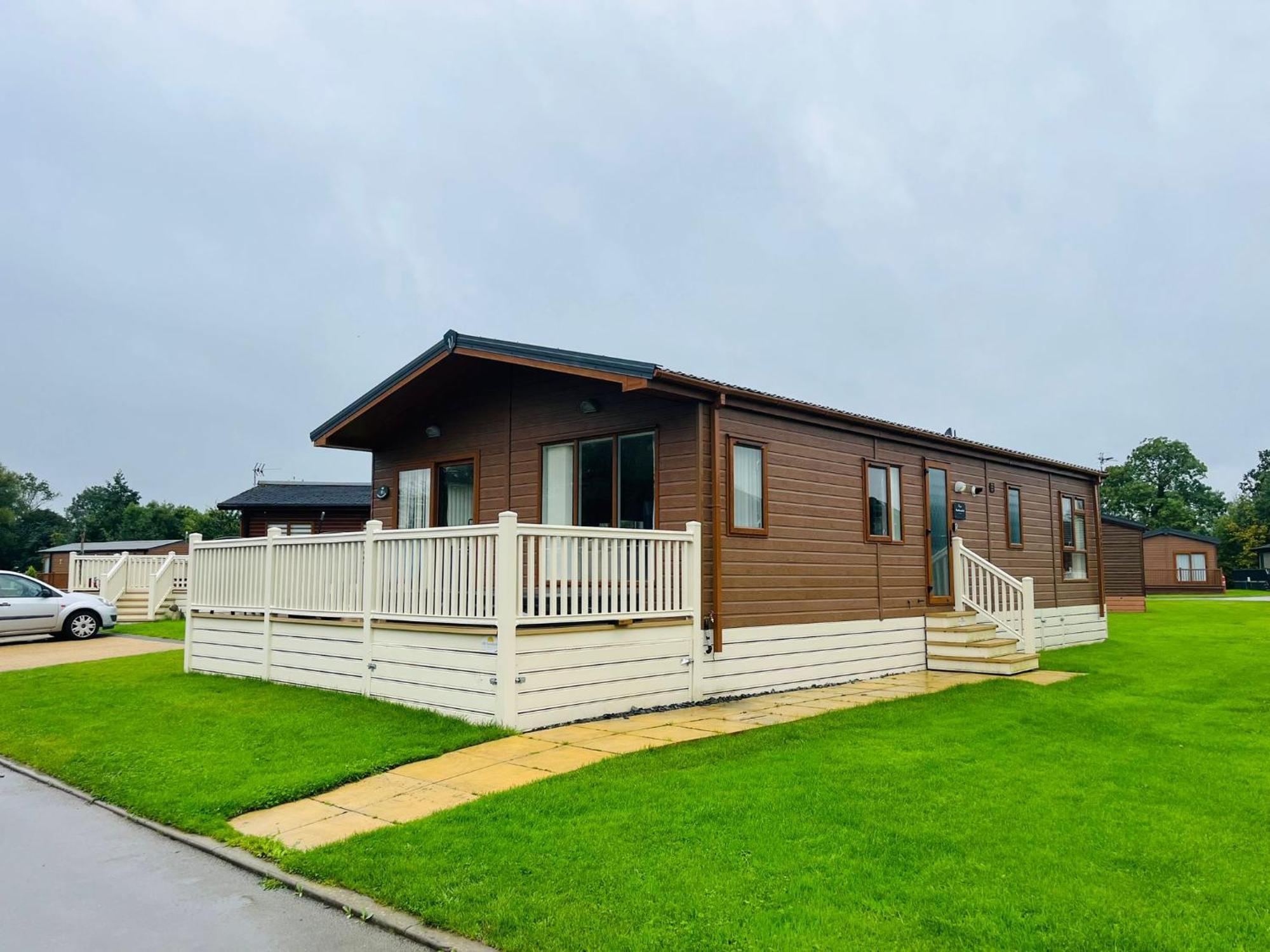 Rowan Lodge With Hot Tub Malton Buitenkant foto